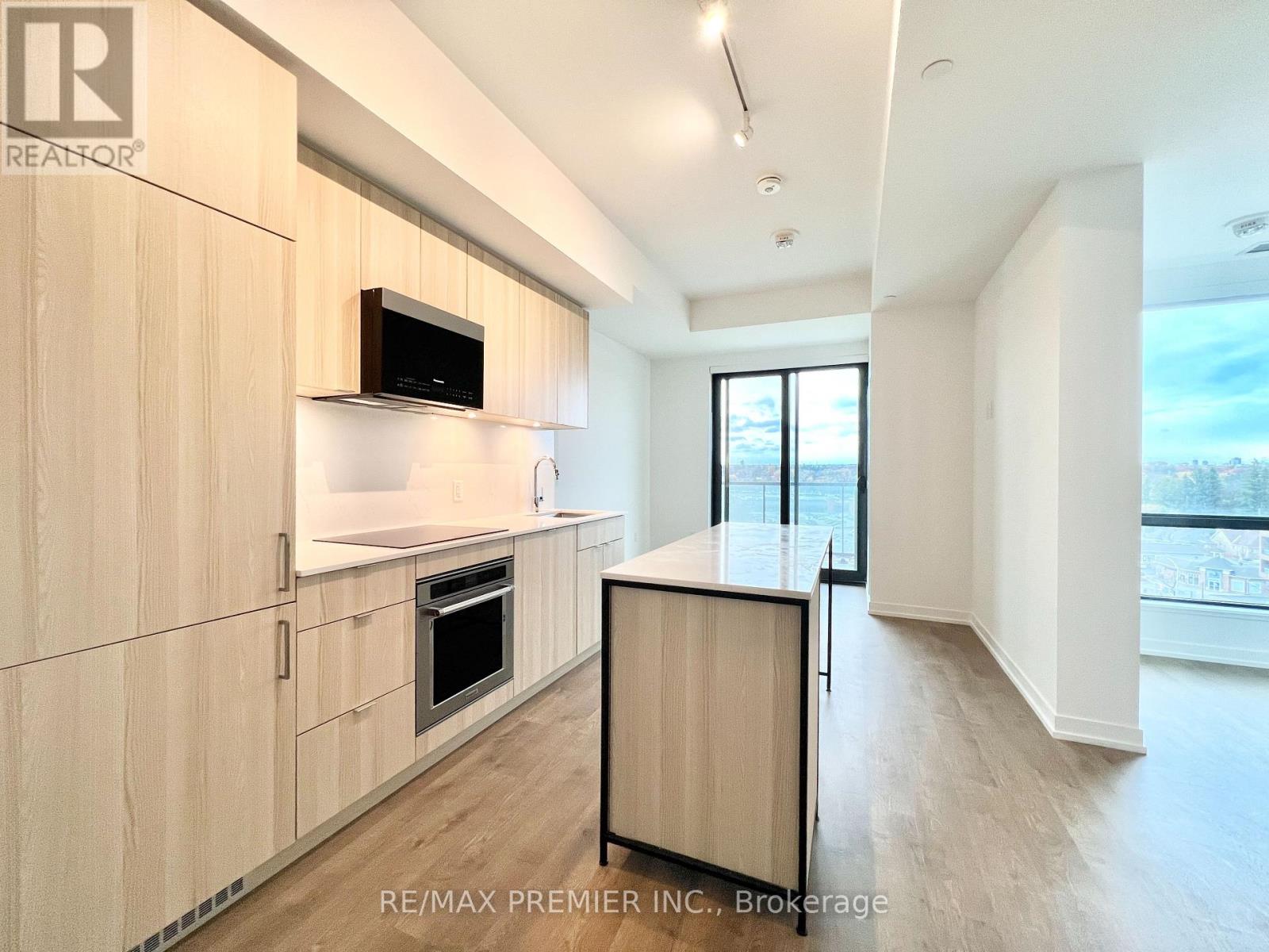 251 Masonry Way, Mississauga, Ontario  L5H 0B2 - Photo 2 - W12543718