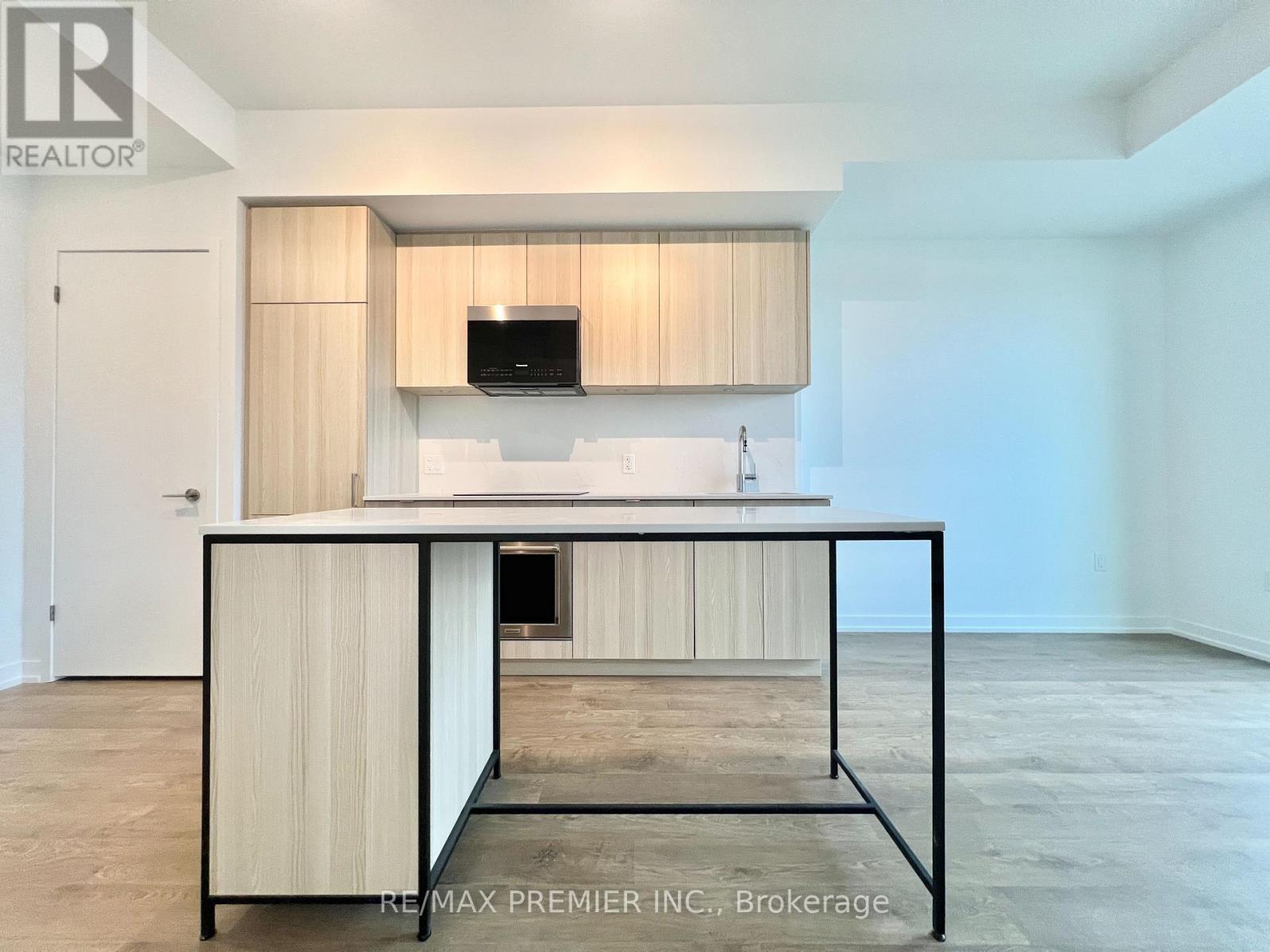 251 Masonry Way, Mississauga, Ontario  L5H 0B2 - Photo 3 - W12543718