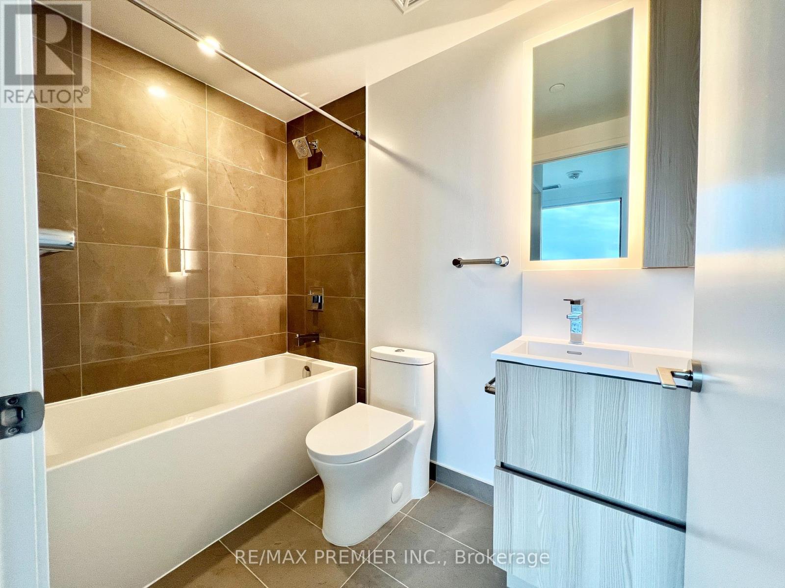 251 Masonry Way, Mississauga, Ontario  L5H 0B2 - Photo 7 - W12543718