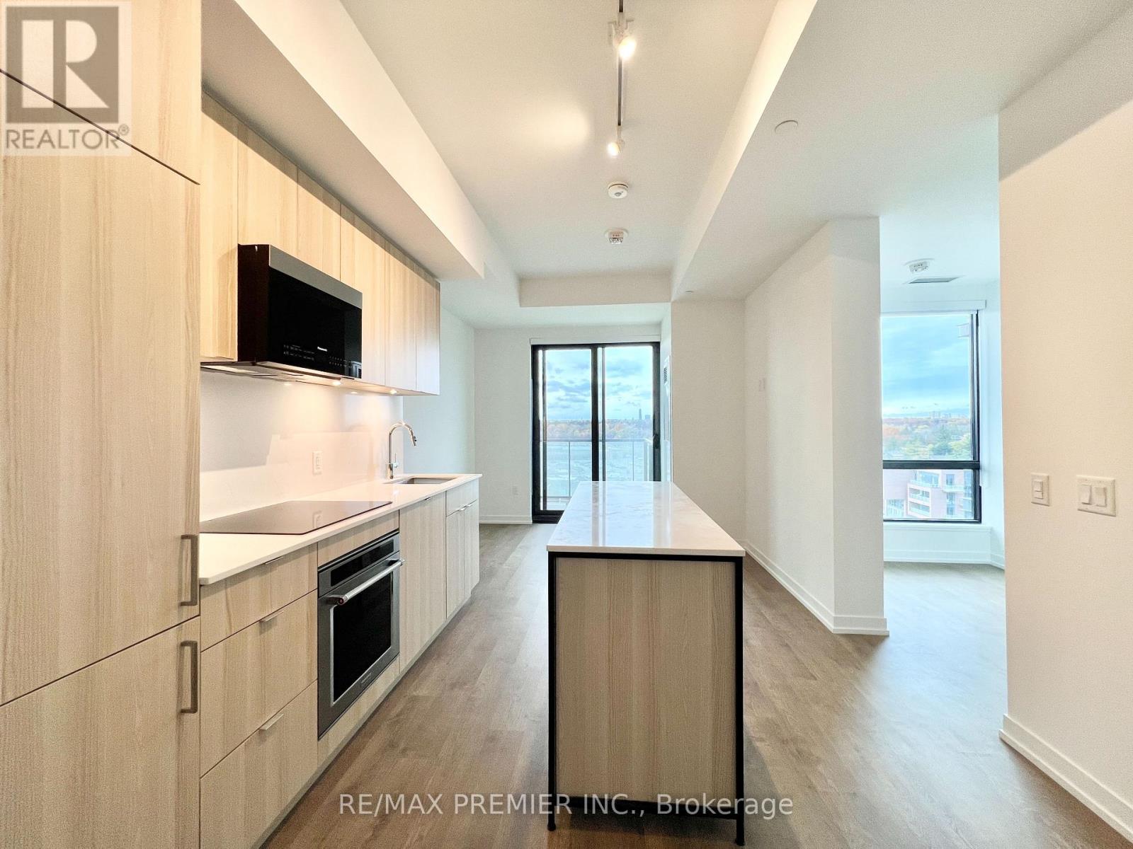 251 Masonry Way, Mississauga, Ontario  L5H 0B2 - Photo 8 - W12543718