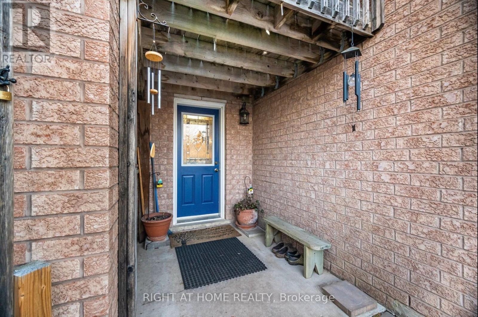 Lower Level - 24 Sawston Circle, Brampton, Ontario L7A 2N8 - Photo 2 - W12543726