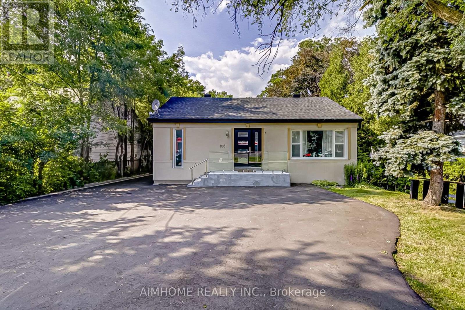 (MAIN) - 108 STEELES AVENUE E, Markham, Ontario