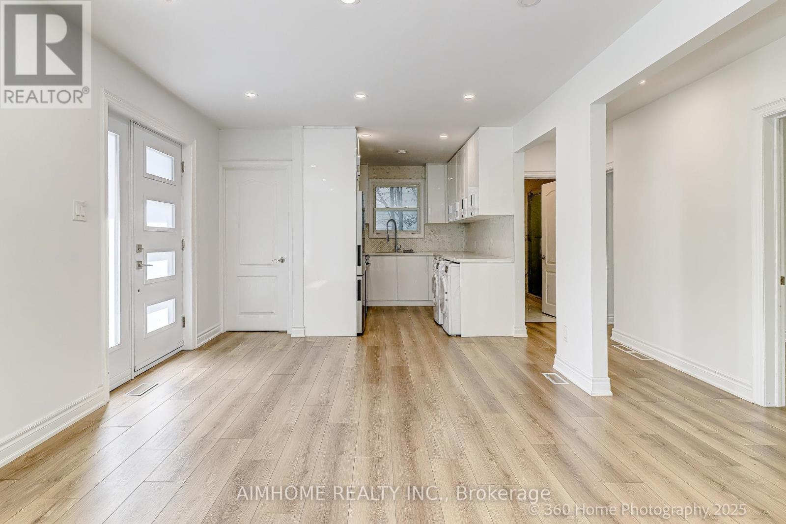 (Main) - 108 Steeles Avenue E, Markham, Ontario L3T 1A4 - Photo 4 - N12526138