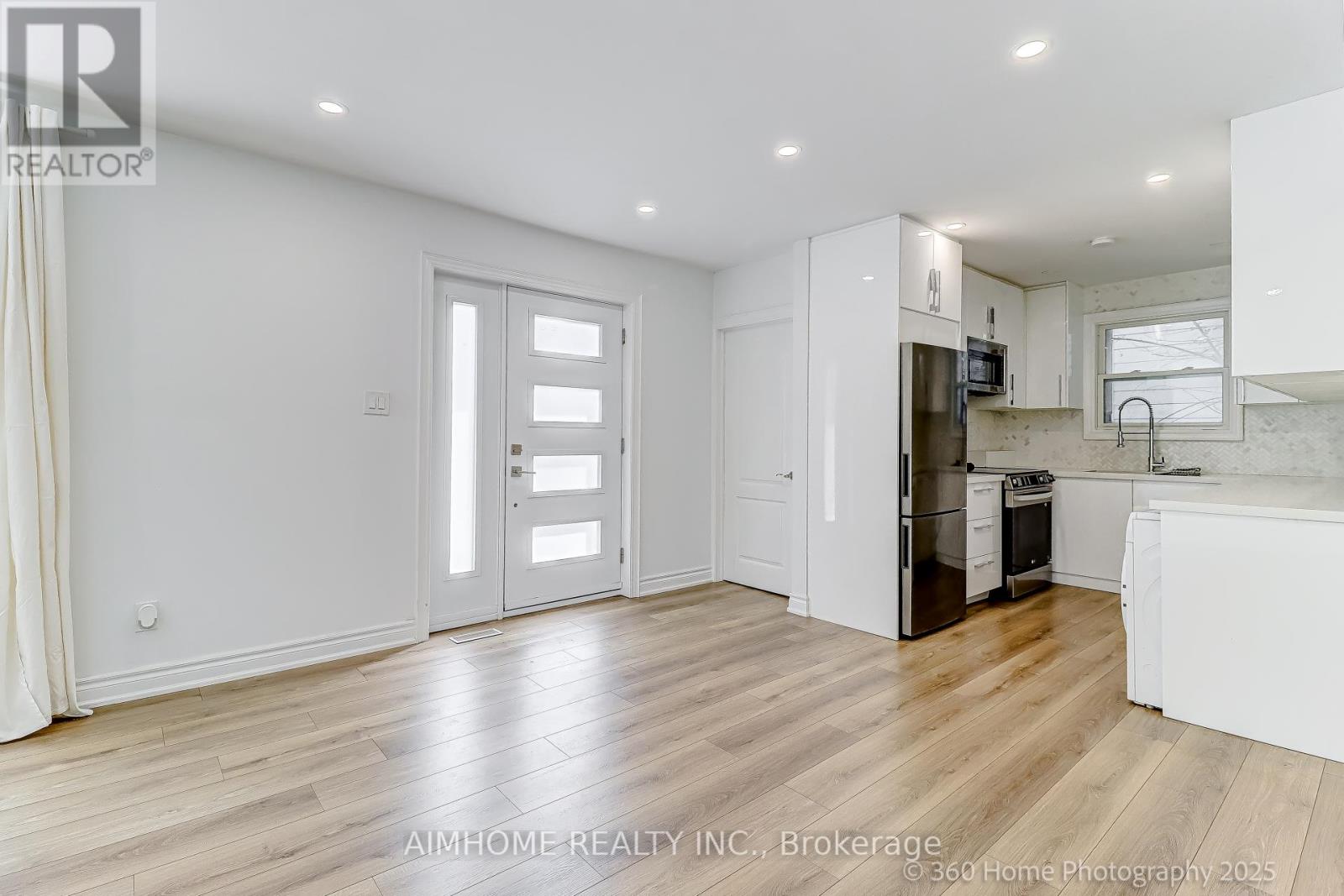 (Main) - 108 Steeles Avenue E, Markham, Ontario L3T 1A4 - Photo 5 - N12526138