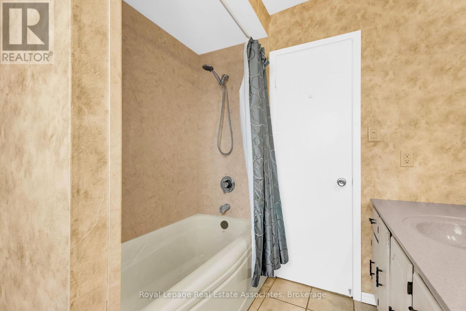 97 Bruce Beer Drive, Brampton, Ontario  L6V 2Z7 - Photo 26 - W12541662