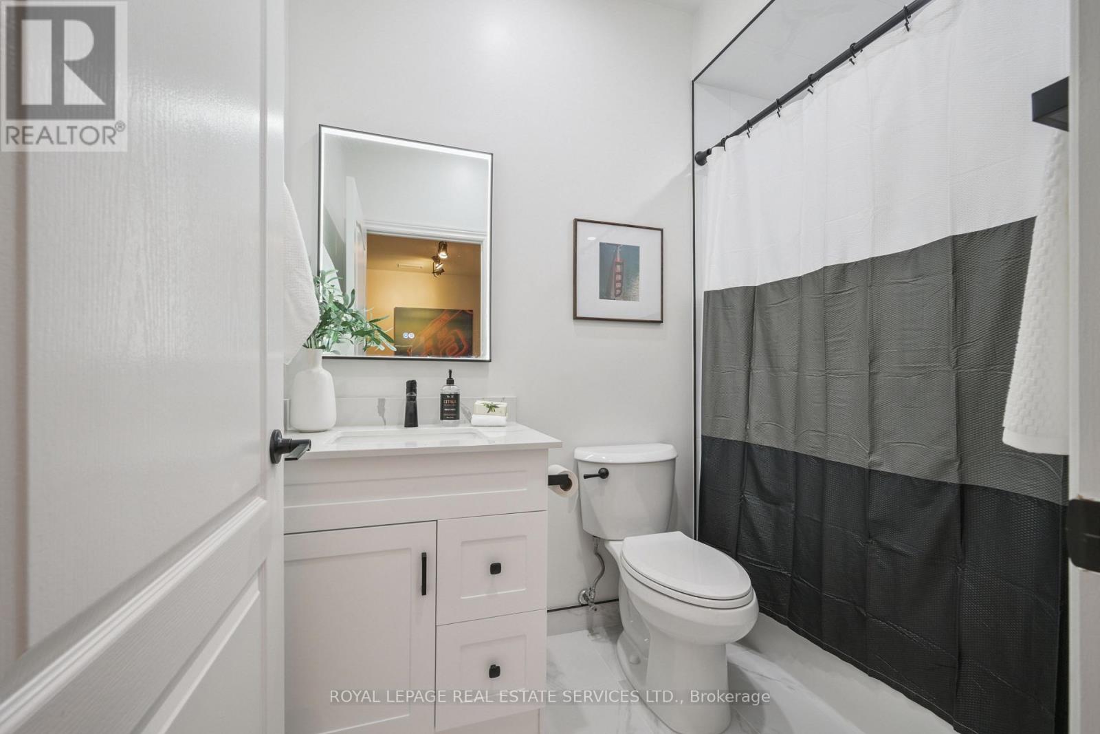 904 - 393 King Street W, Toronto, Ontario  M5V 3G8 - Photo 18 - C12543740