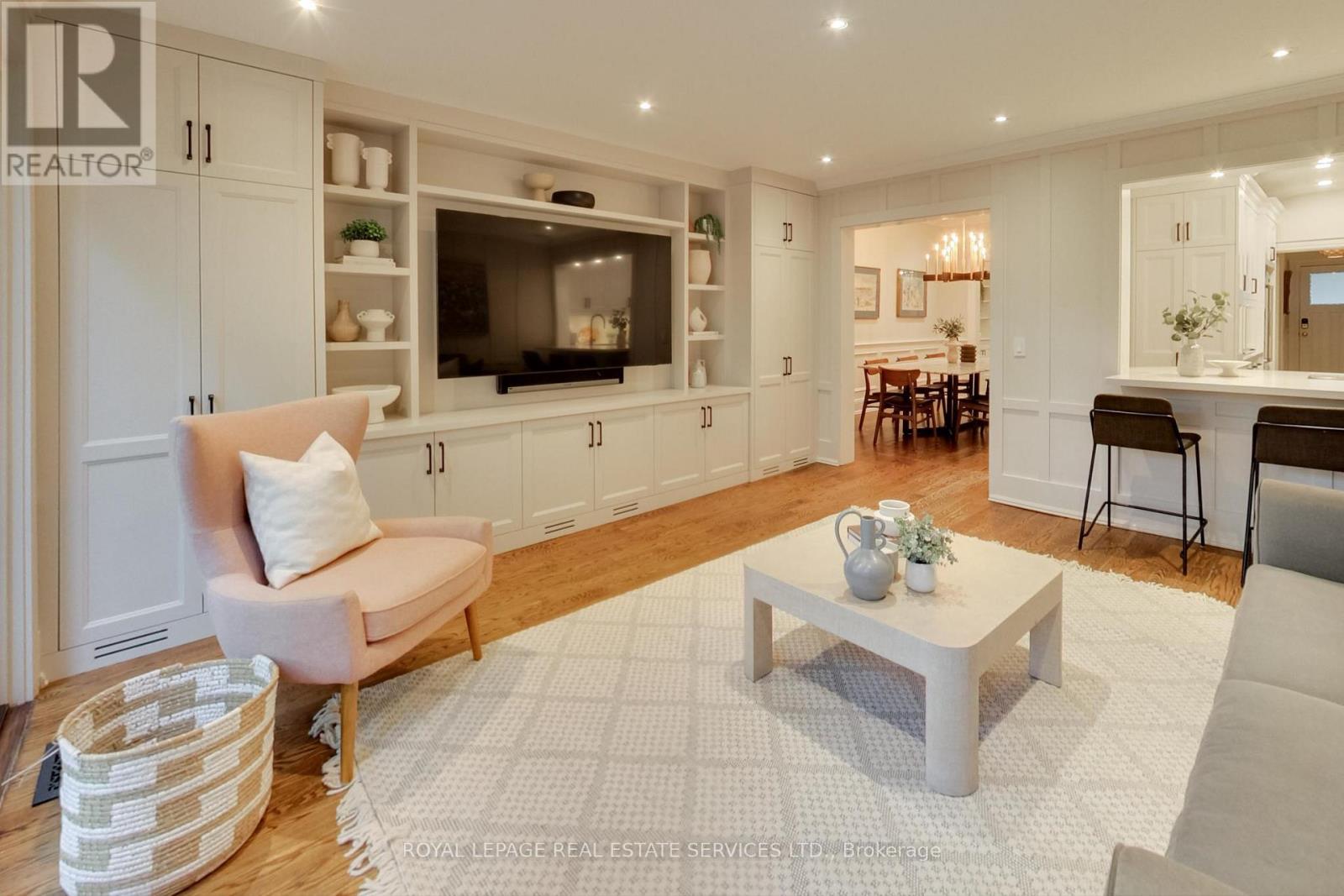 55 Walmsley Boulevard, Toronto, Ontario  M4V 1X7 - Photo 15 - C12543746