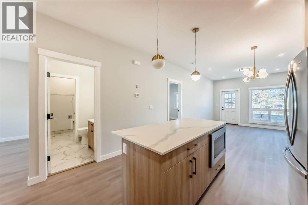 1102 Clover Close, Carstairs, Alberta  T0M 0N0 - Photo 4 - A2270397