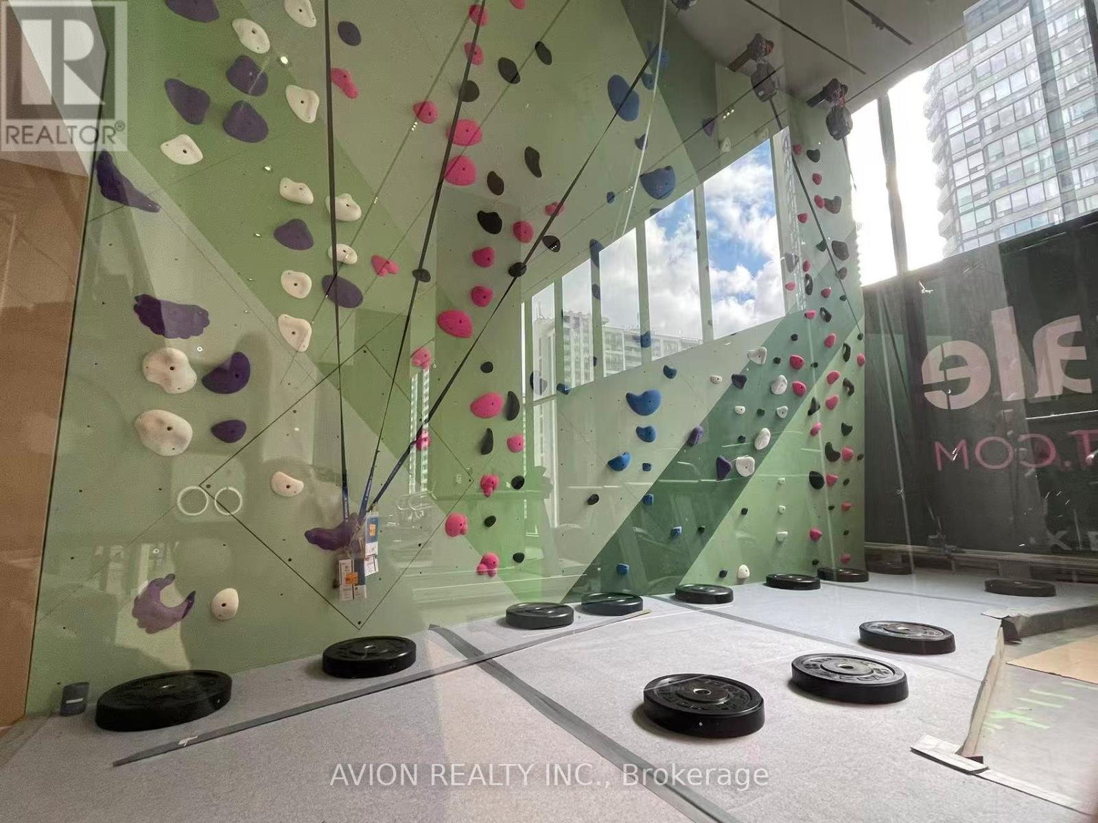 702 - 395 Square One Drive, Mississauga, Ontario  L5B 0P6 - Photo 13 - W12543762