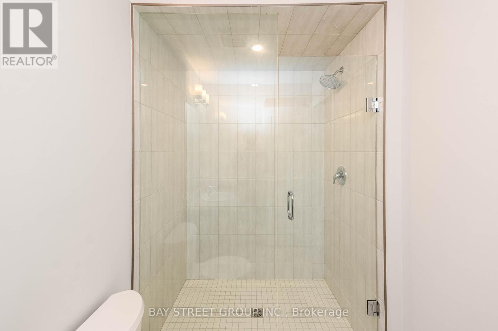 61 - 4552 Portage Road, Niagara Falls, Ontario  L2E 6A8 - Photo 12 - X12241499