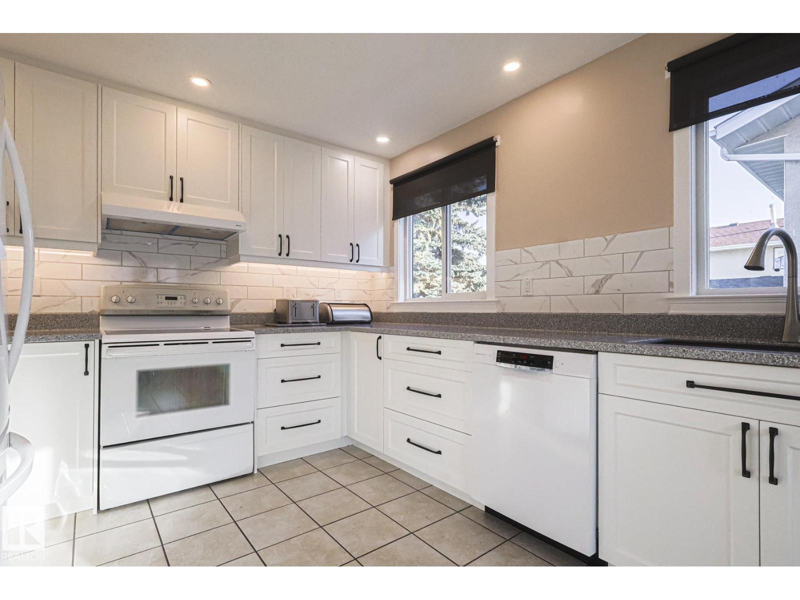 4211 30 Av Nw, Edmonton, Alberta  T6L 4P1 - Photo 9 - E4465681