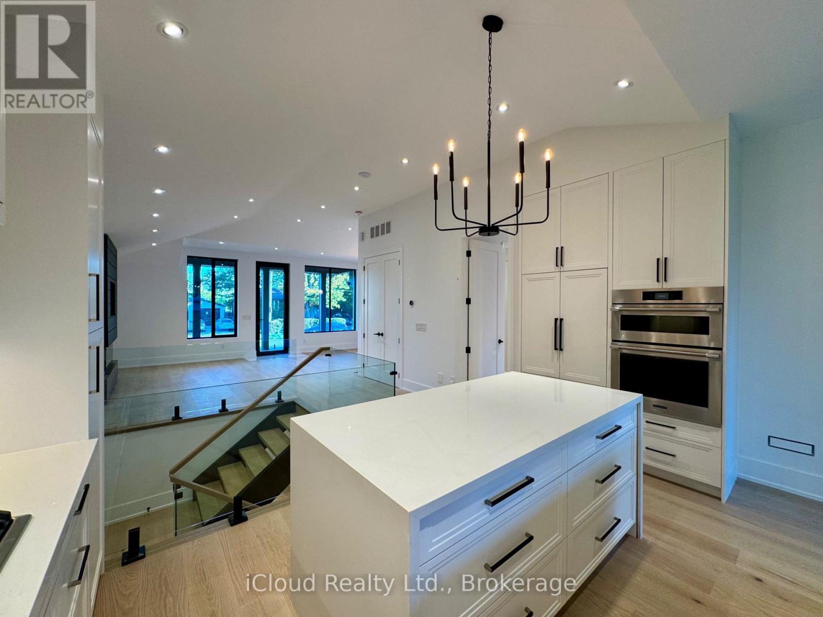 201 TROY STREET, Mississauga, Ontario