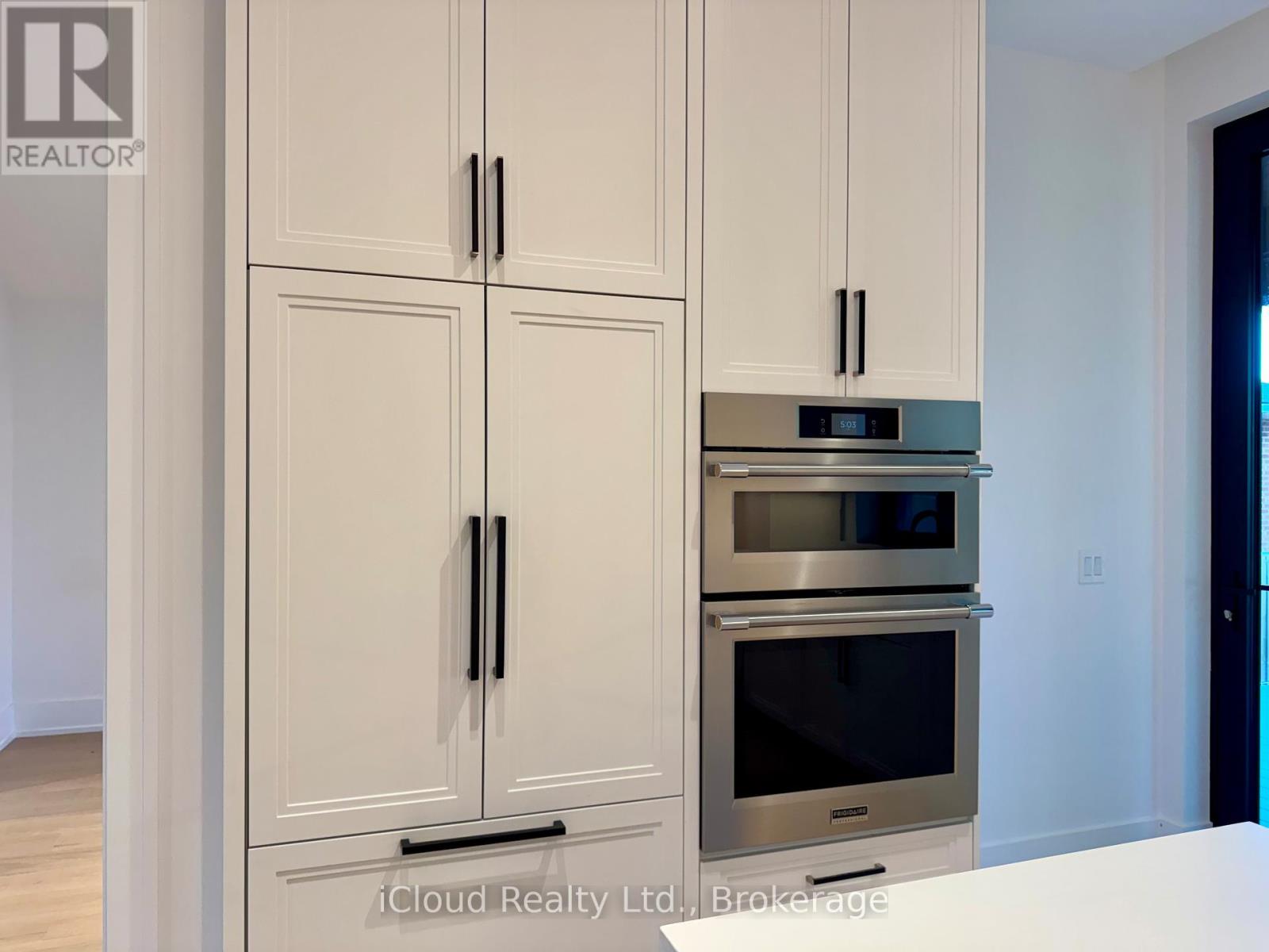 201 Troy Street, Mississauga, Ontario  L5G 1S9 - Photo 19 - W12467415