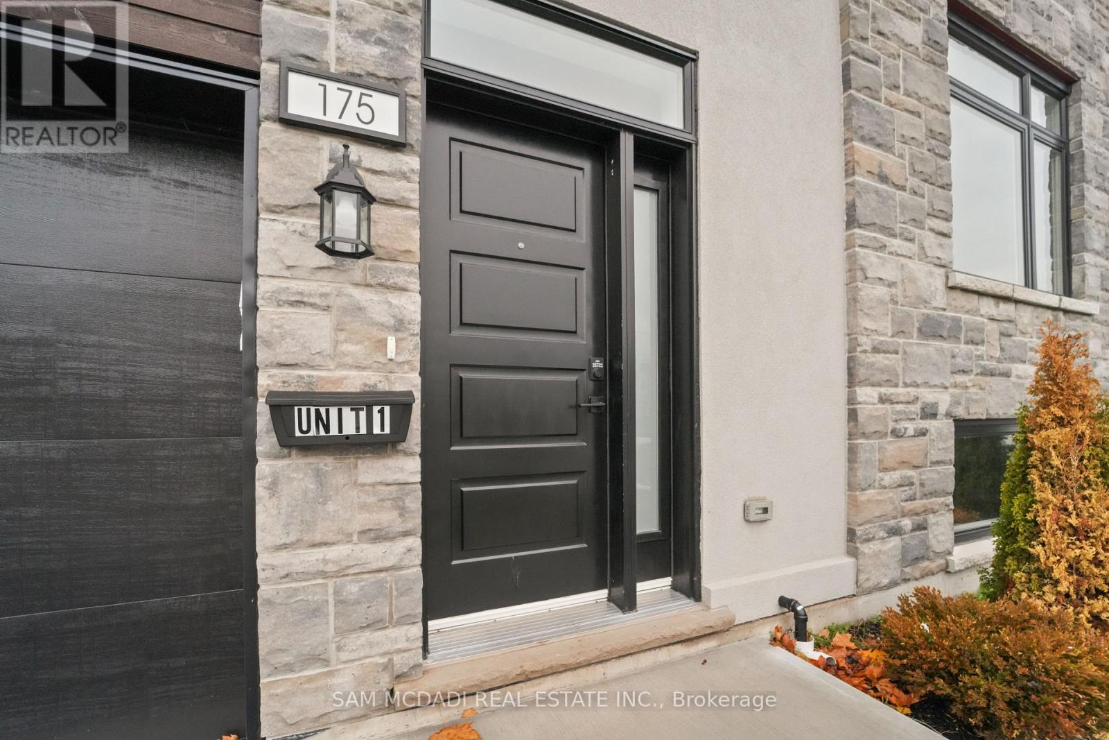 175 Margaret Avenue, Hamilton, Ontario  L8E 2H6 - Photo 4 - X12543736