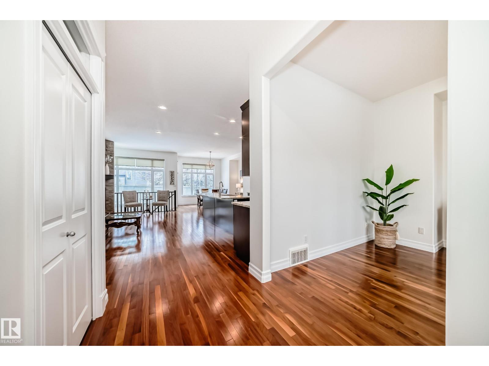 6107 Maynard Cr Nw, Edmonton, Alberta  T6R 0J2 - Photo 4 - E4465682