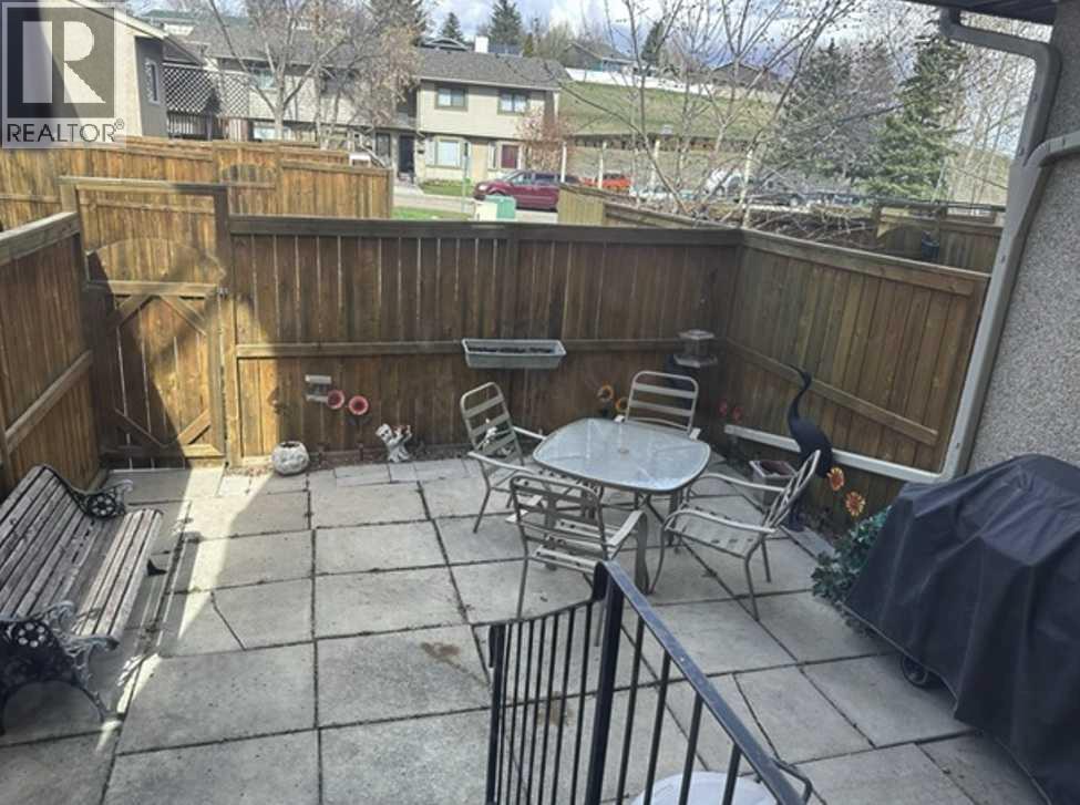 91 Deerfield Drive Se, Calgary, Alberta  T2J 6T9 - Photo 13 - A2263400