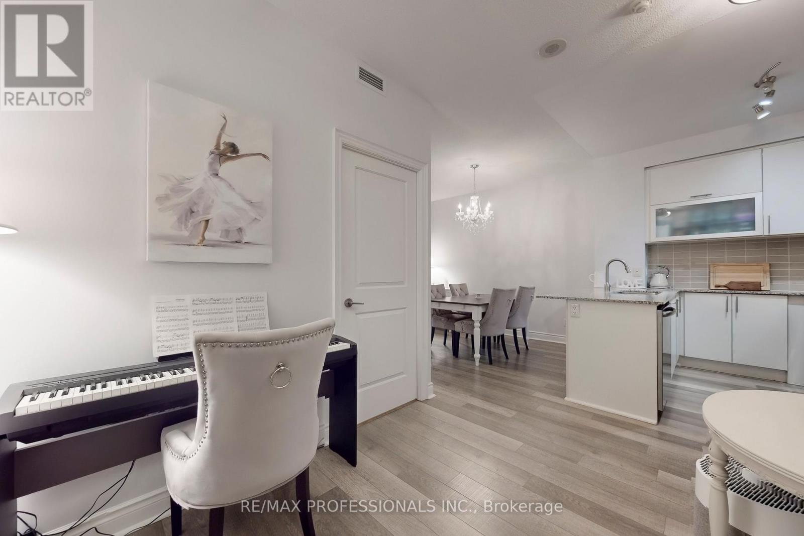 2706 - 28 Ted Rogers Way, Toronto, Ontario  M4Y 2J4 - Photo 27 - C12543600