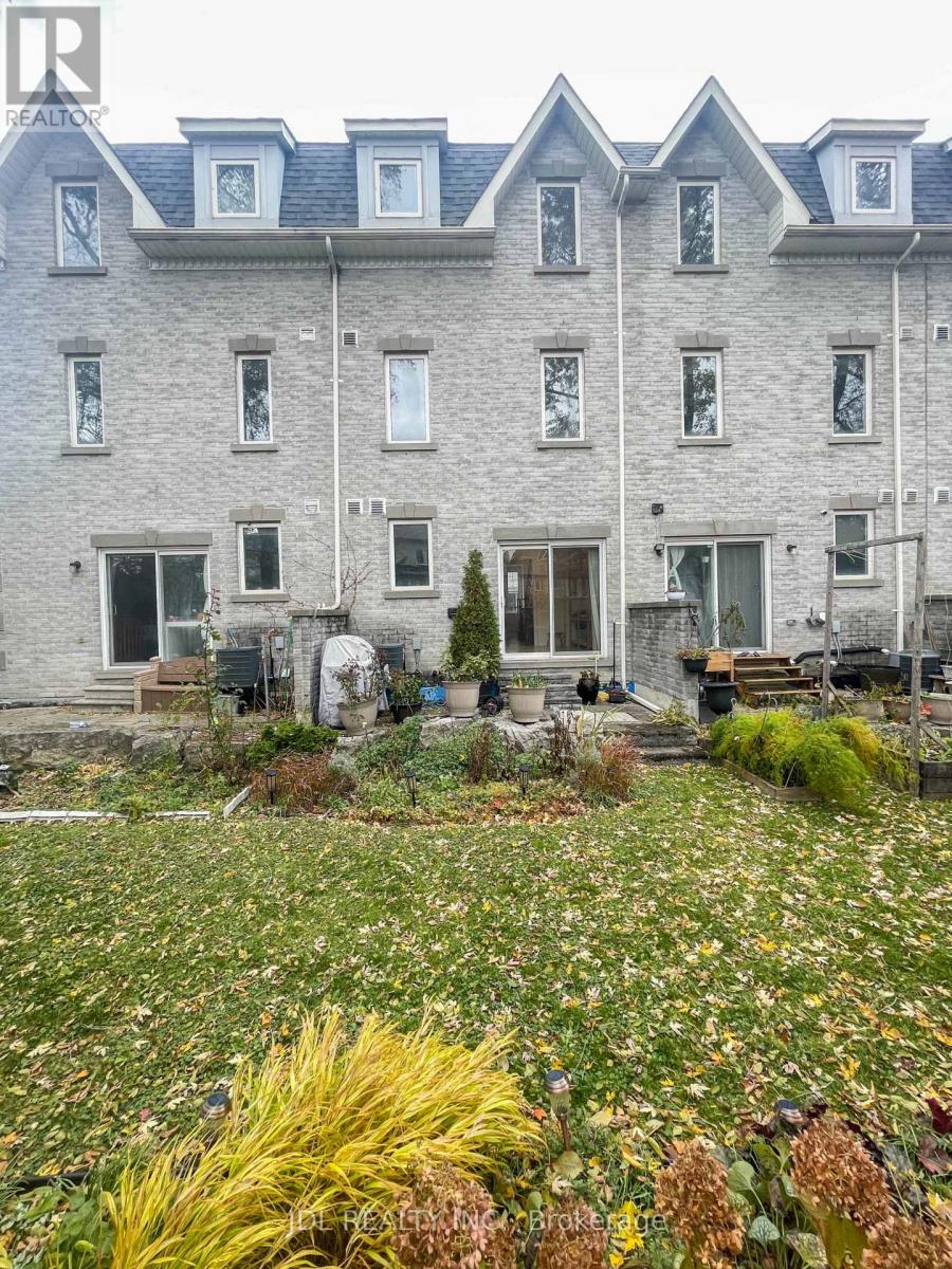 3 Garvin Mews, Toronto, Ontario  M2N 0B2 - Photo 32 - C12543776