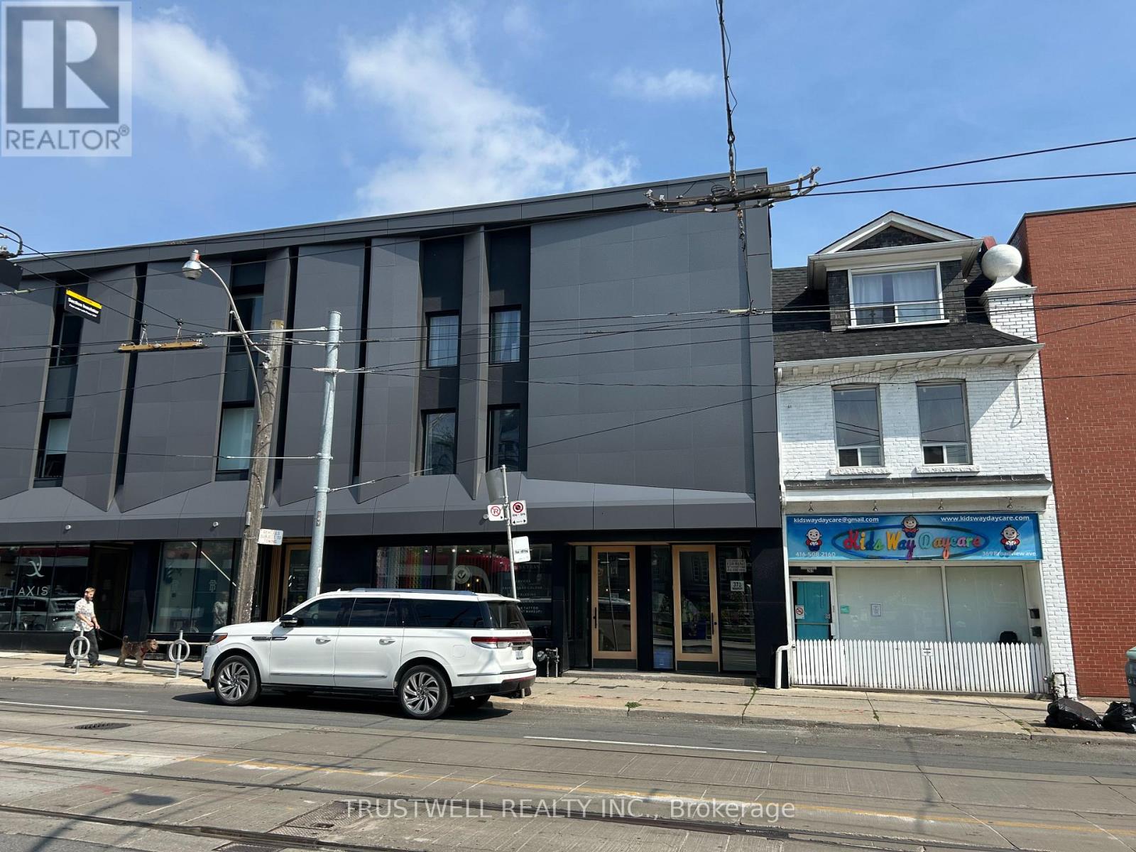 4 - 373 BROADVIEW AVENUE, Toronto, Ontario