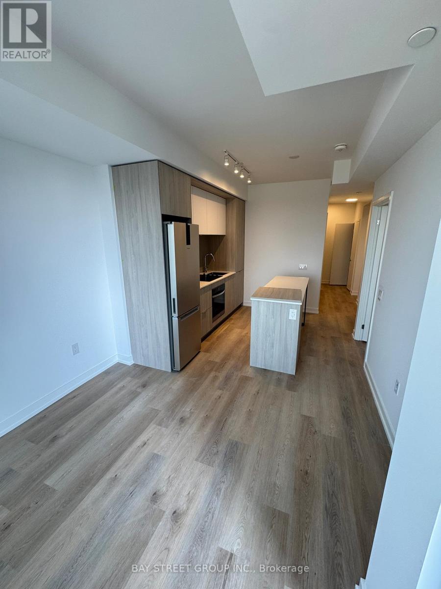 1702 - 395 Square One Drive, Mississauga, Ontario  L5B 0P6 - Photo 16 - W12543766