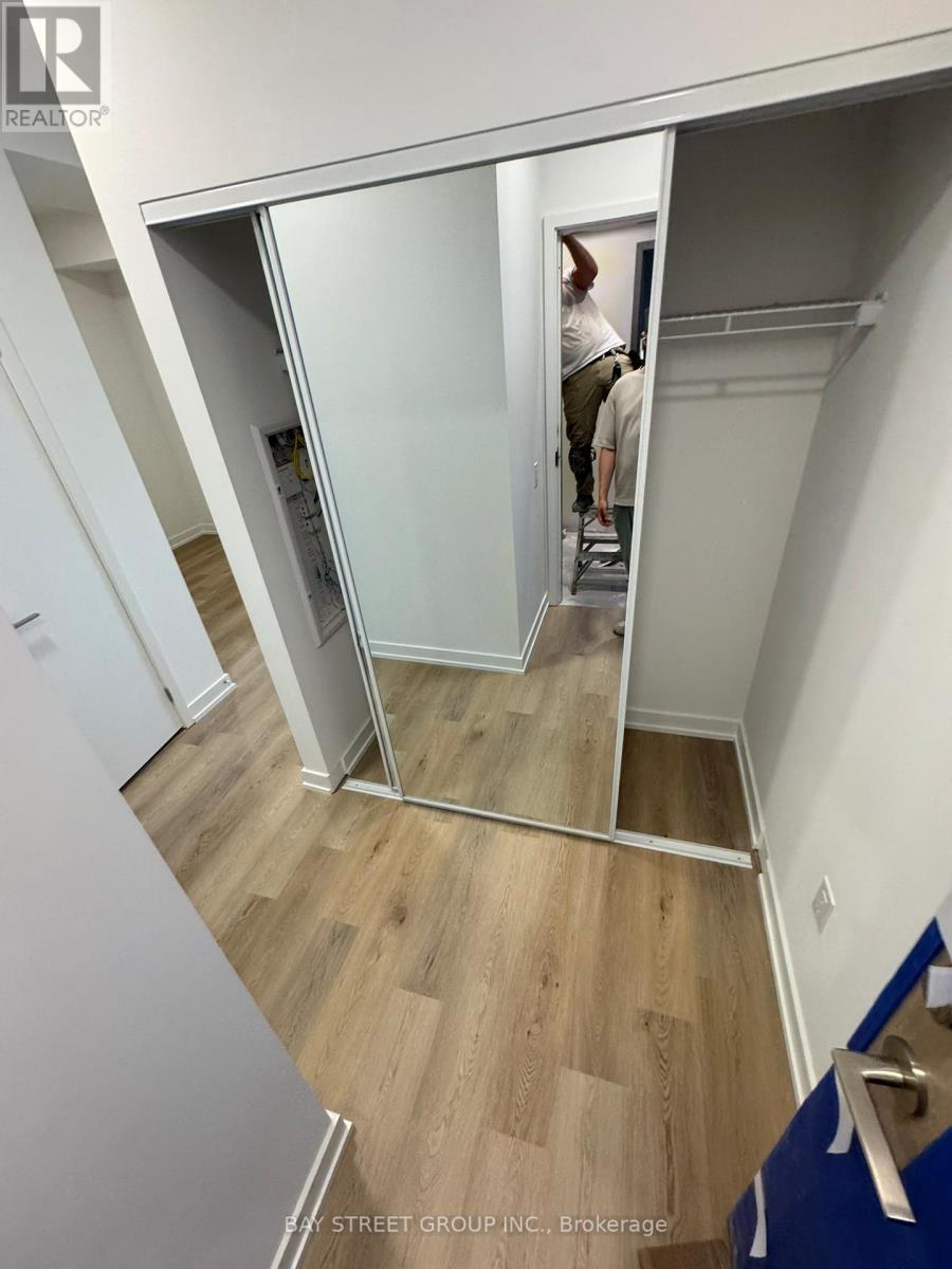 1702 - 395 Square One Drive, Mississauga, Ontario  L5B 0P6 - Photo 17 - W12543766