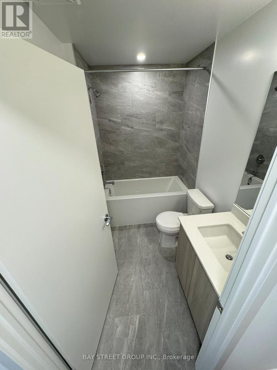 1702 - 395 Square One Drive, Mississauga, Ontario  L5B 0P6 - Photo 5 - W12543766