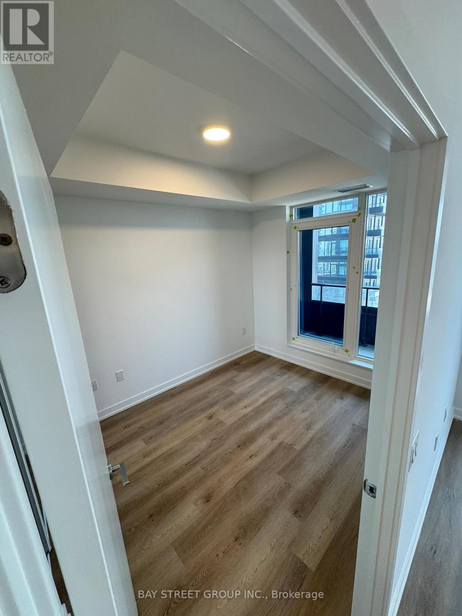 1702 - 395 Square One Drive, Mississauga, Ontario  L5B 0P6 - Photo 8 - W12543766