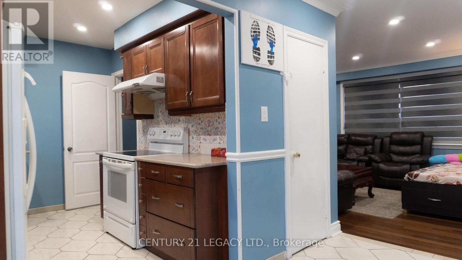 348 Millen Road, Hamilton, Ontario  L8E 2H2 - Photo 11 - X12543768