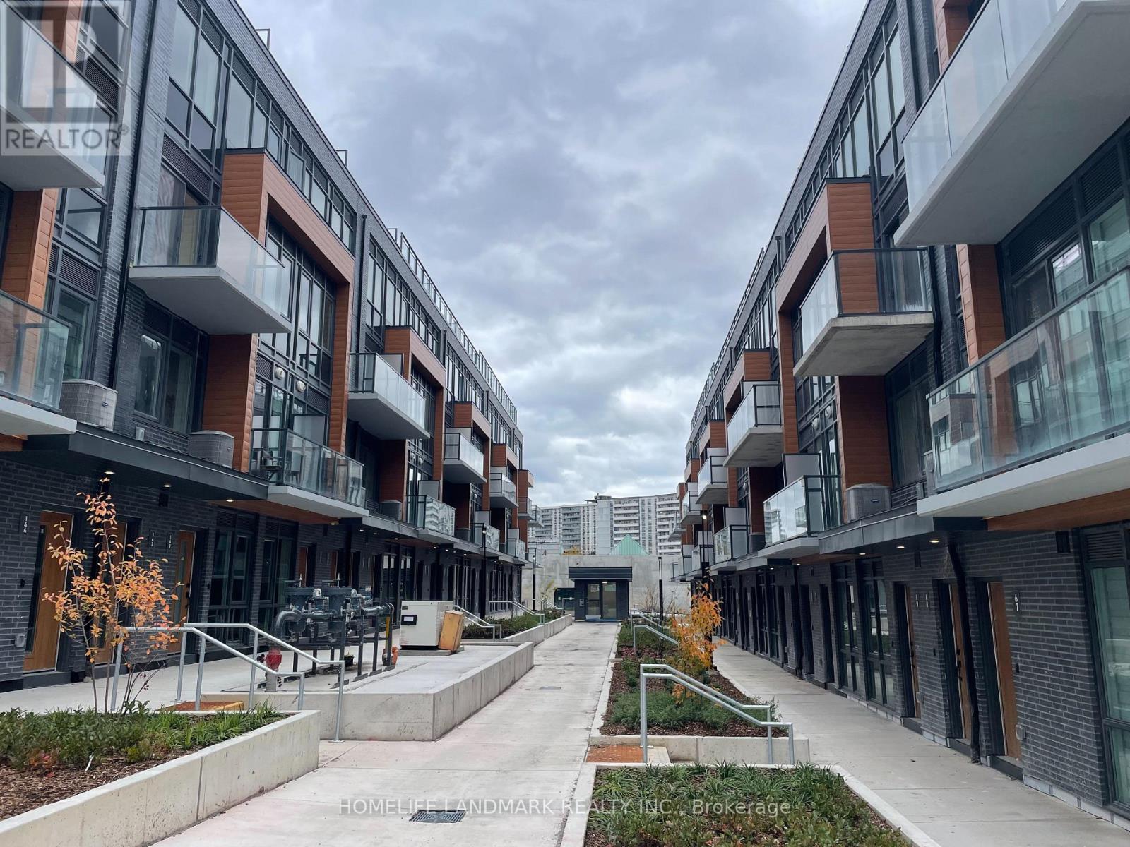 71 Curlew Drive, Toronto, Ontario  M3A 0B1 - Photo 2 - C12543786