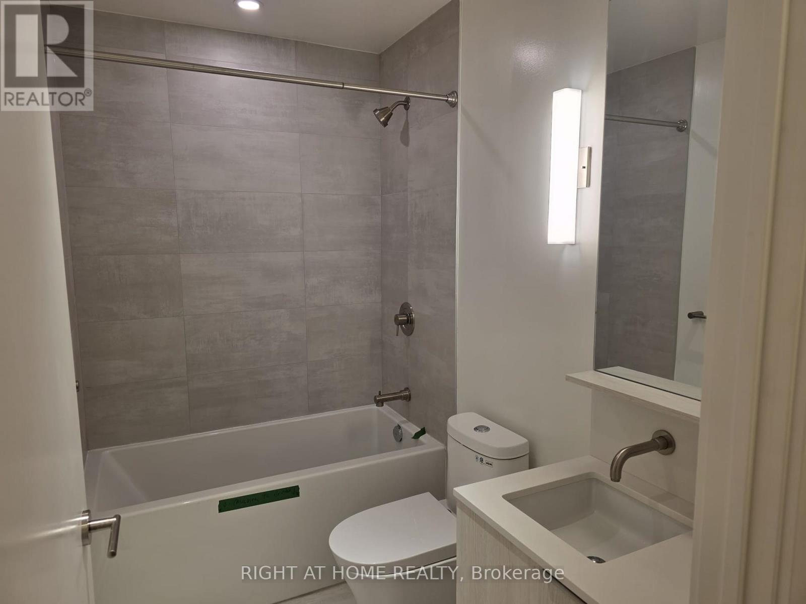 214 - 110 Broadway Avenue, Toronto, Ontario  M4P 1V7 - Photo 10 - C12543790