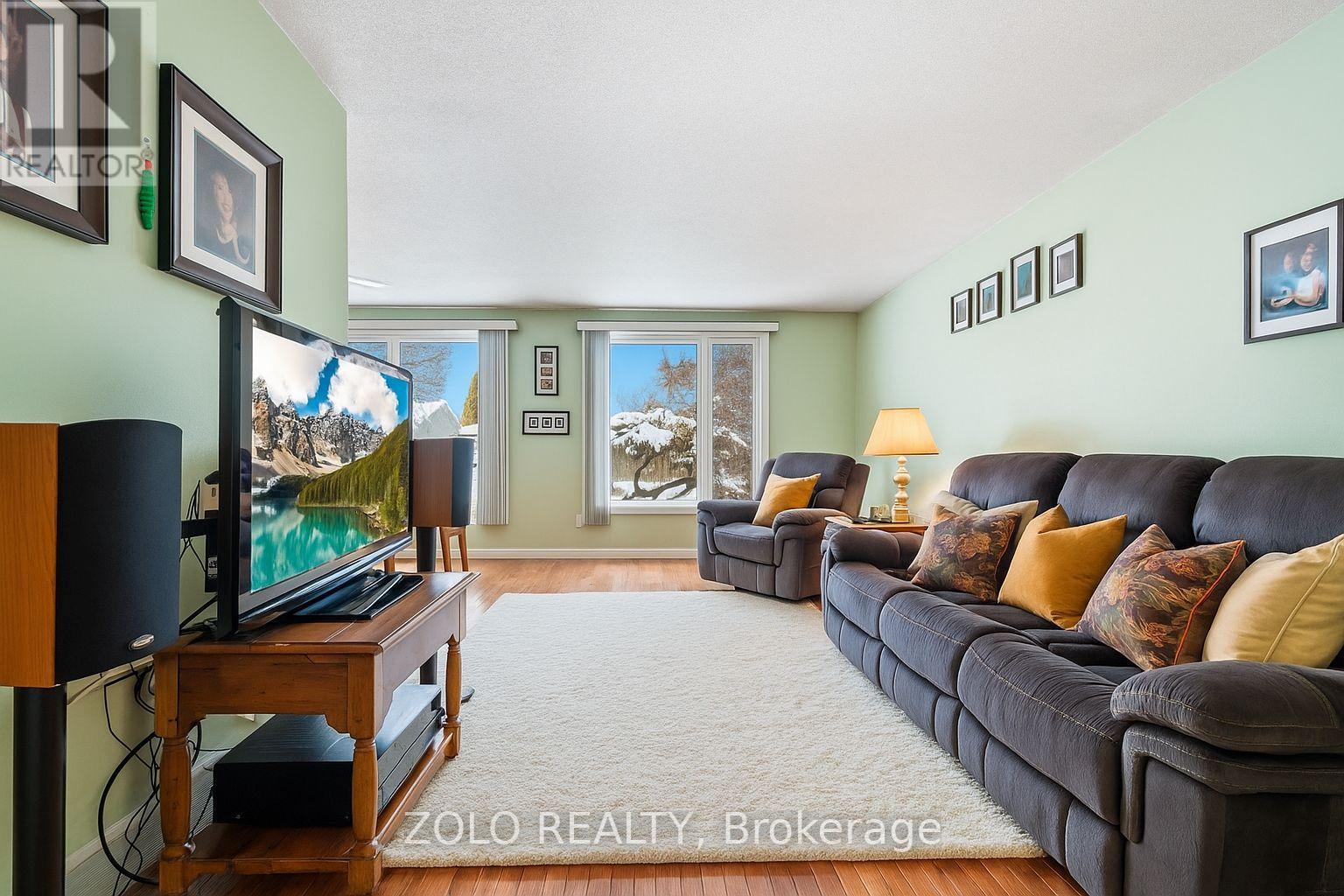 199 Wendover Drive, Hamilton, Ontario  L9C 5X6 - Photo 10 - X12536948