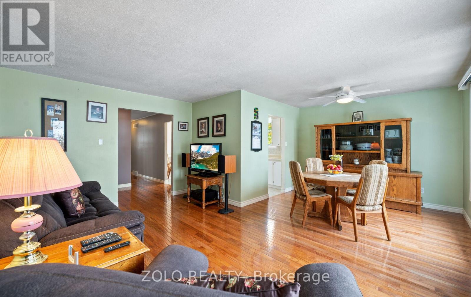 199 Wendover Drive, Hamilton, Ontario  L9C 5X6 - Photo 12 - X12536948