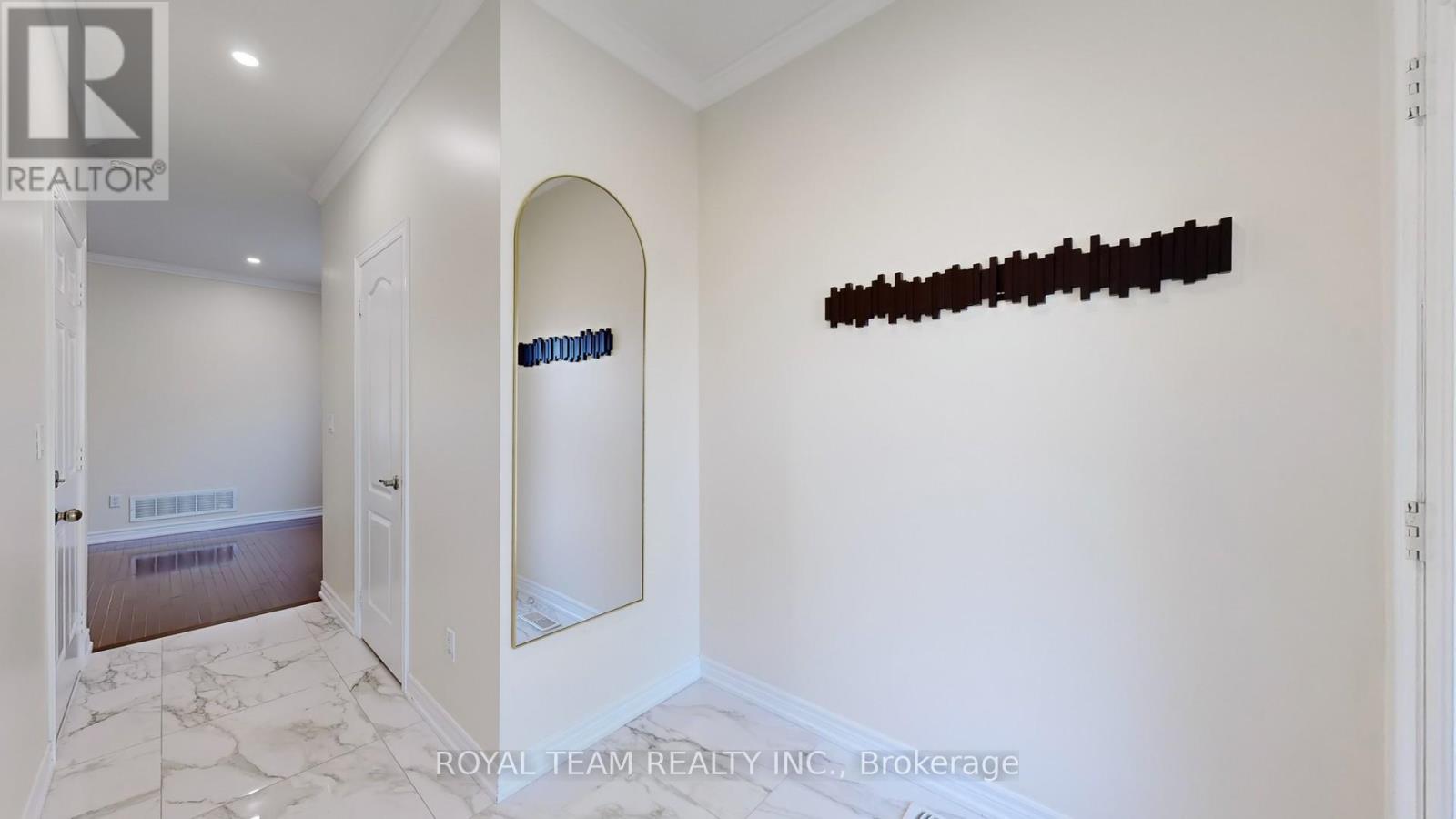 246 Lauderdale Drive, Vaughan, Ontario  L6A 0N4 - Photo 3 - N12543794