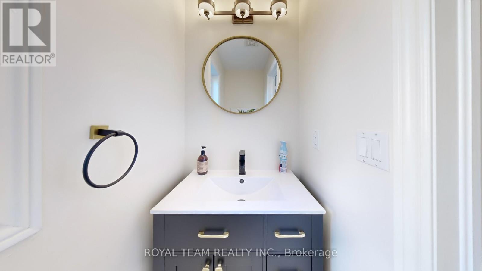 246 Lauderdale Drive, Vaughan, Ontario  L6A 0N4 - Photo 4 - N12543794