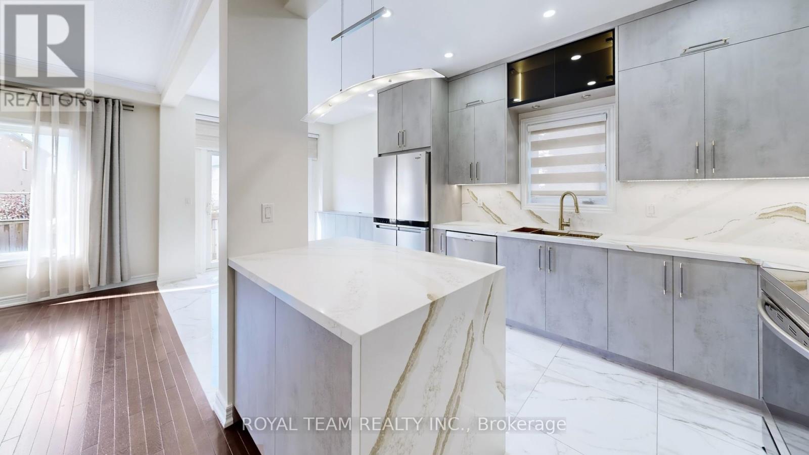 246 Lauderdale Drive, Vaughan, Ontario  L6A 0N4 - Photo 8 - N12543794