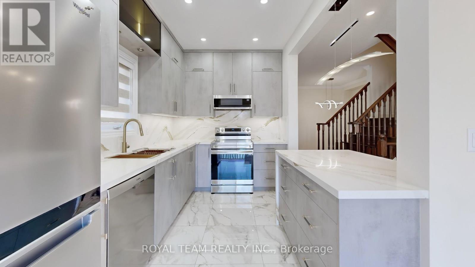 246 Lauderdale Drive, Vaughan, Ontario  L6A 0N4 - Photo 9 - N12543794