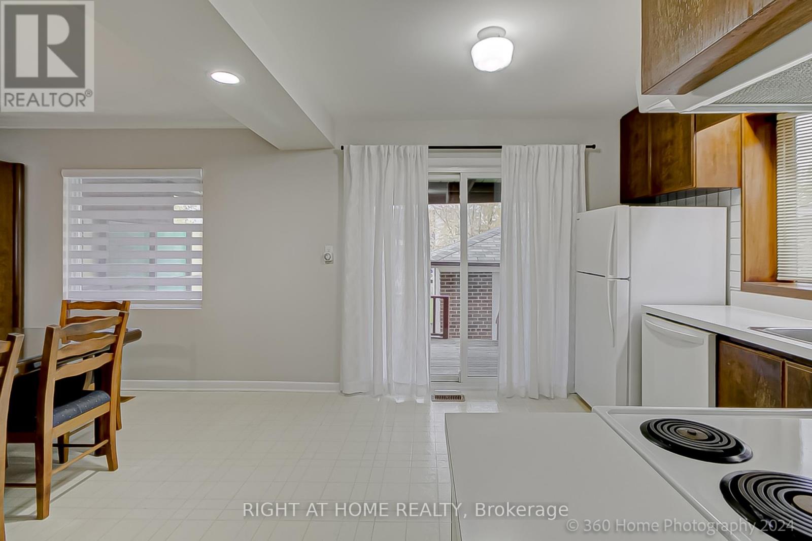 19 Martini Drive, Toronto, Ontario  M6M 4X4 - Photo 7 - W12543784