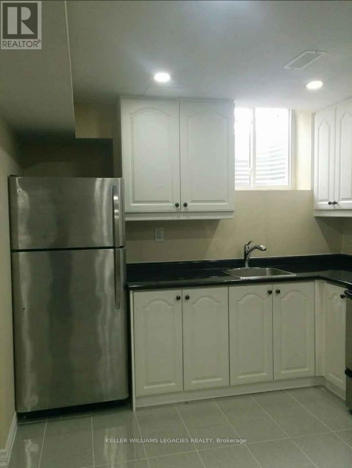 Bsmt - 40 Bellcrest Road, Brampton, Ontario  L6Y 0Z7 - Photo 3 - W12543800