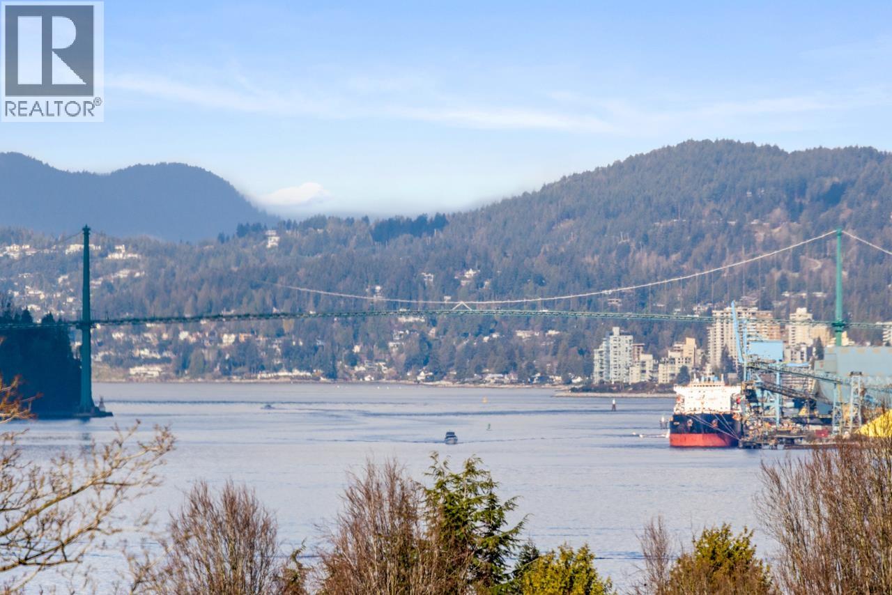 2558 Dundas Street, Vancouver, British Columbia  V5K 1P8 - Photo 28 - R3067424