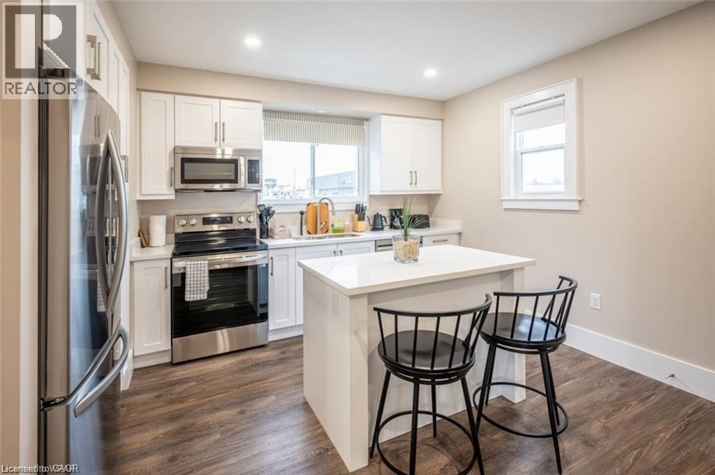 3 Locust Street Unit# Upper, Kitchener, Ontario  N2H 1W6 - Photo 2 - 40787001