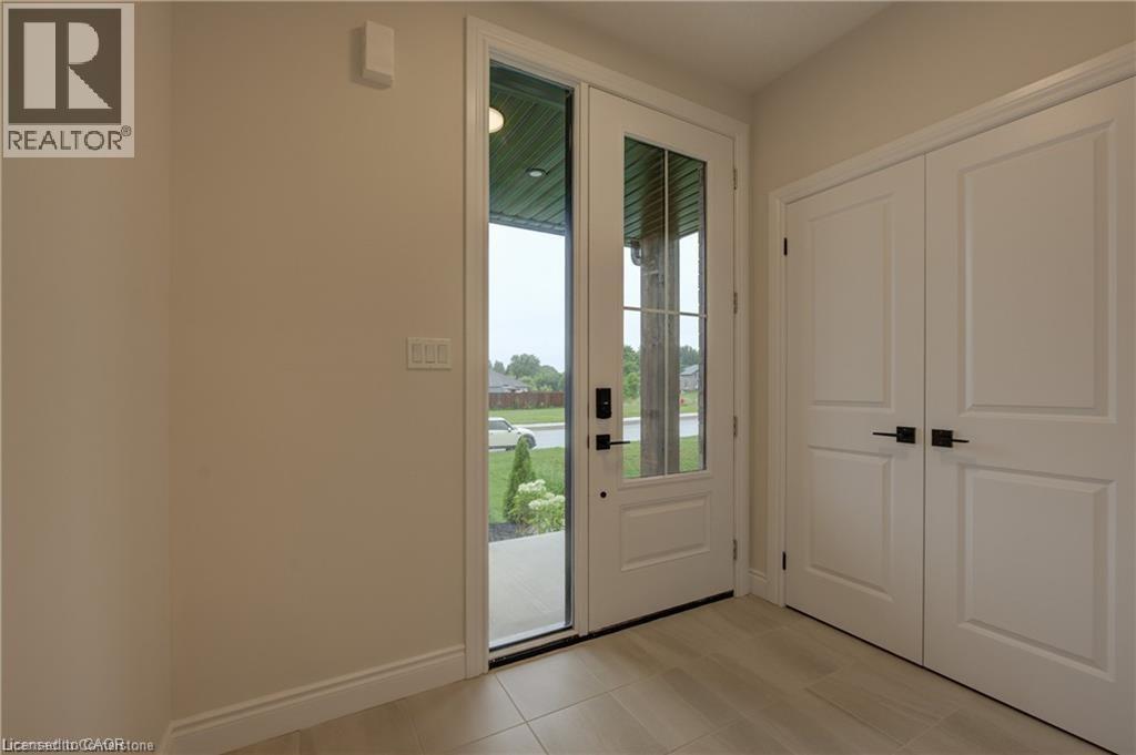 30 Anne Street W, Harriston, Ontario  N0G 1Z0 - Photo 4 - 40727424