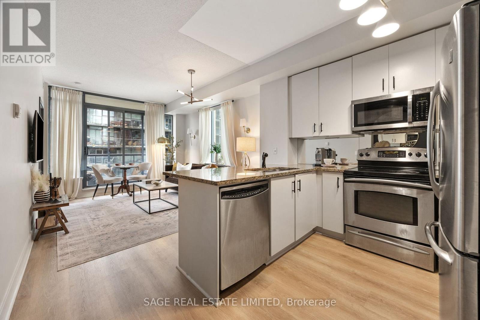 917 - 438 King Street W, Toronto, Ontario  M5V 3T9 - Photo 2 - C12543818