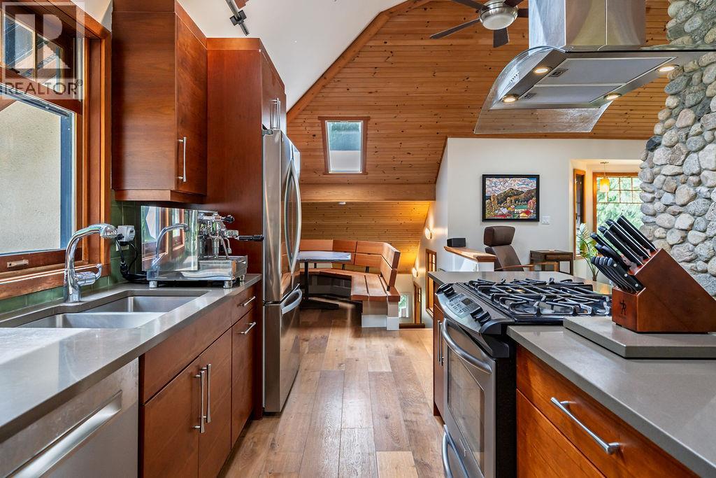 4225 3a Highway, Nelson, British Columbia  V1L 6N1 - Photo 27 - 10359107