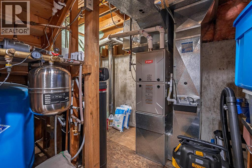 4225 3a Highway, Nelson, British Columbia  V1L 6N1 - Photo 57 - 10359107