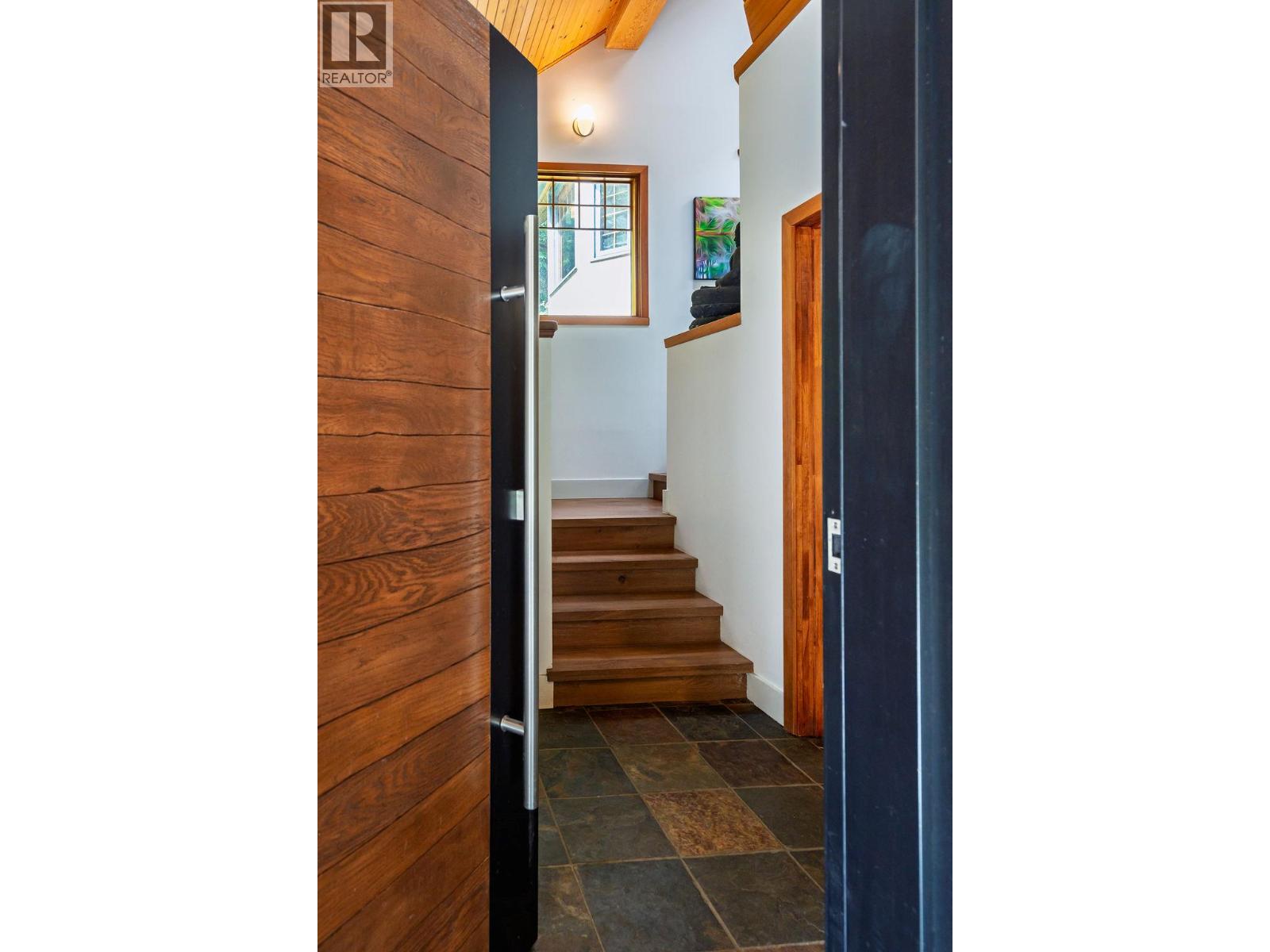 4225 3a Highway, Nelson, British Columbia  V1L 6N1 - Photo 8 - 10359107