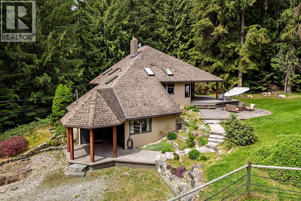 4225 3a Highway, Nelson, British Columbia  V1L 6N1 - Photo 4 - 10359107