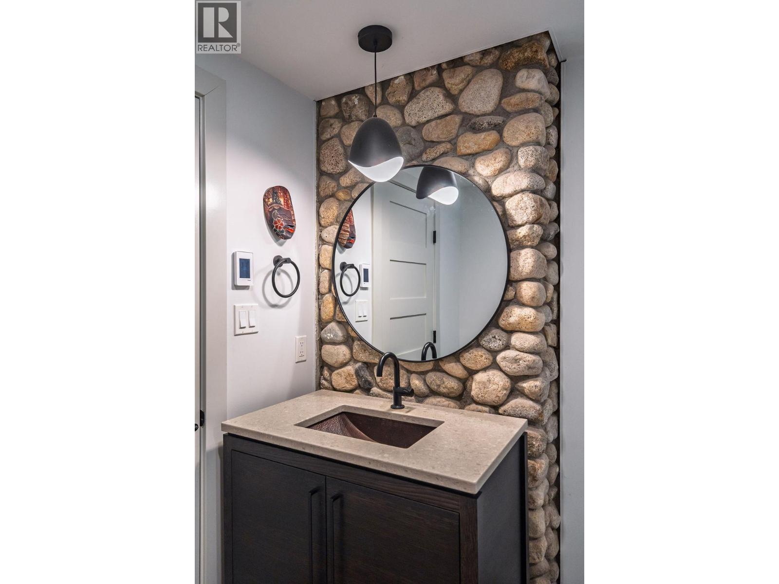 4225 3a Highway, Nelson, British Columbia  V1L 6N1 - Photo 45 - 10359107