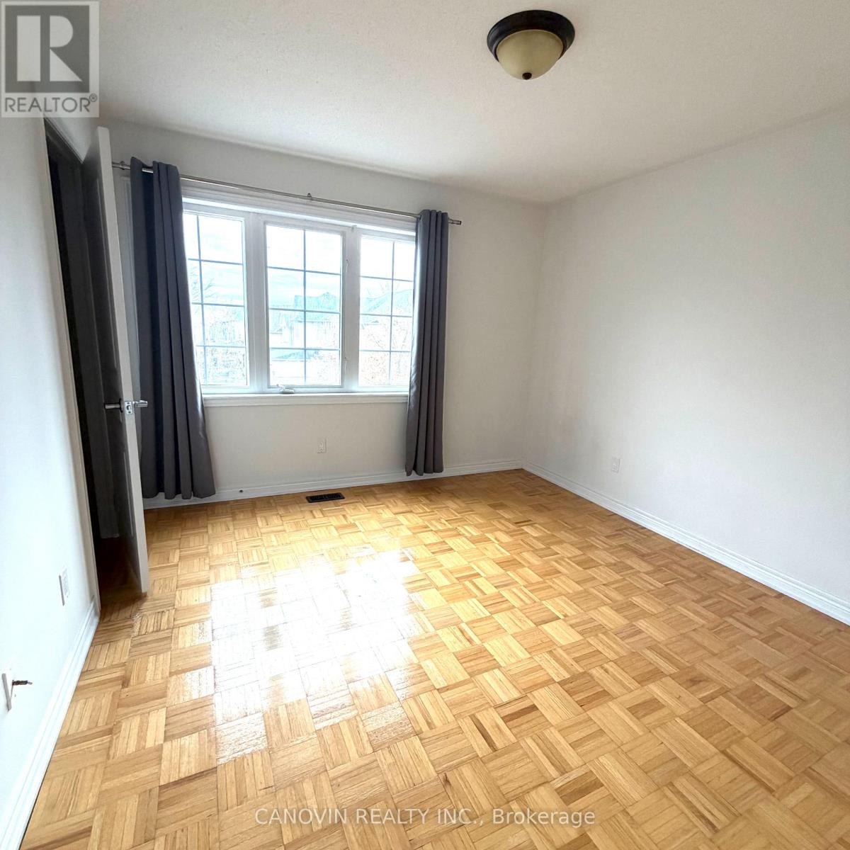 46 Misty Well Drive, Richmond Hill, Ontario  L4E 4J5 - Photo 10 - N12543824