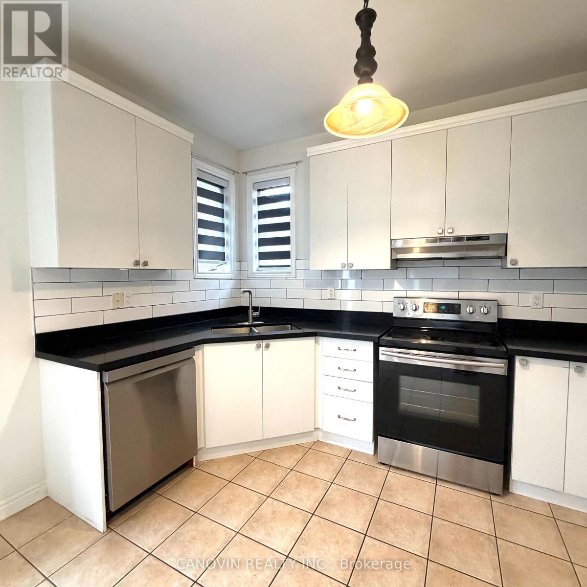 46 Misty Well Drive, Richmond Hill, Ontario  L4E 4J5 - Photo 16 - N12543824