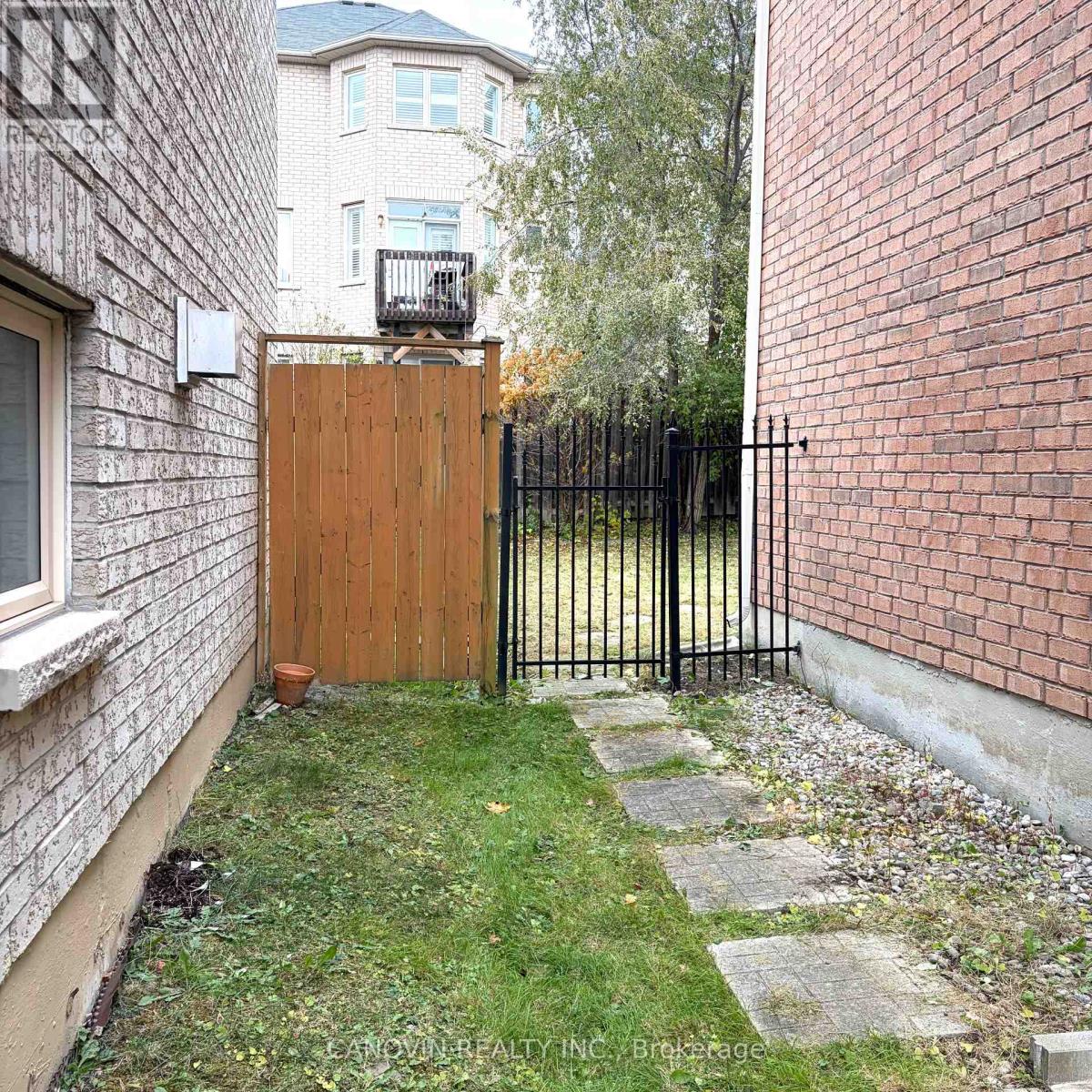 46 Misty Well Drive, Richmond Hill, Ontario  L4E 4J5 - Photo 30 - N12543824